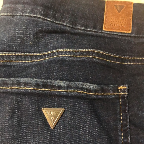 Guess jeans in size 32 style Power Curvy Mid - Picture 3 of 3